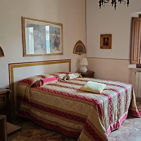 Mandorlo * Volterra